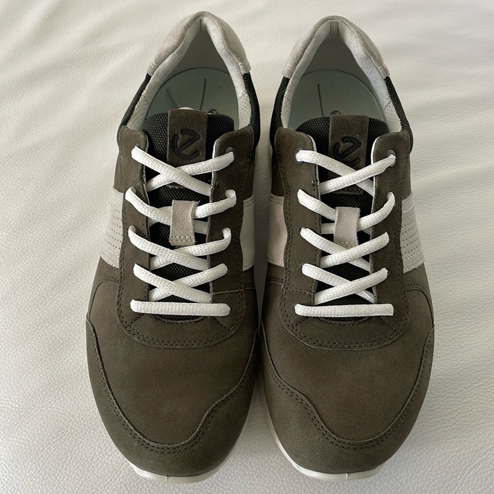 Men Ecco shoes. Size EU 40. Color Tarmac/shadow white.